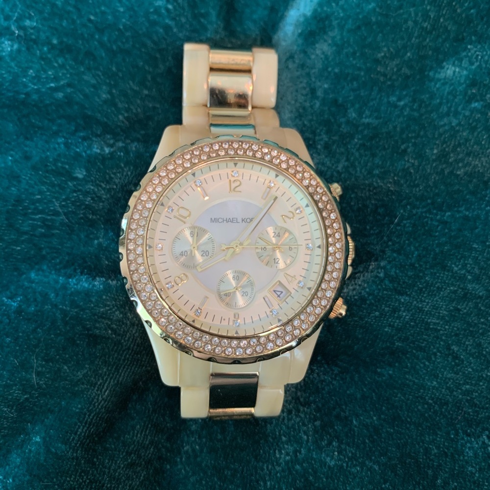 Michael Kors Watch - Gold